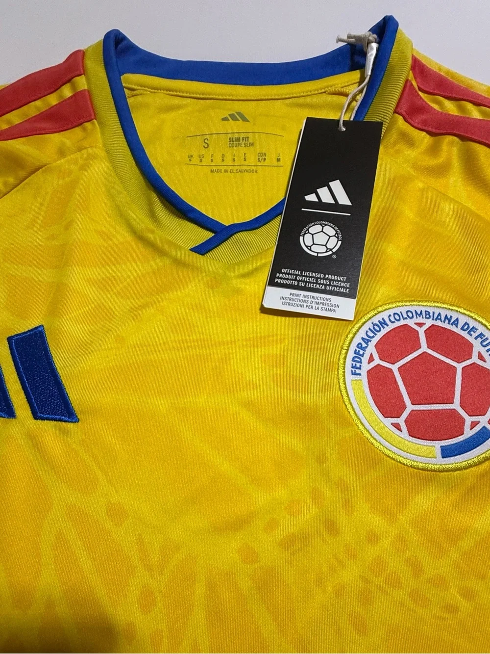 adidas men’s Yellow Colombia Soccer Jersey with Red Stripes size Small.